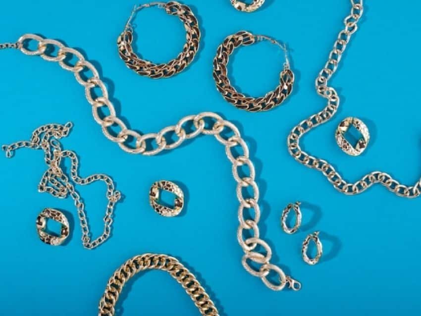 Como Hacer Que La Joyería De Fantasía No Se Despinta
