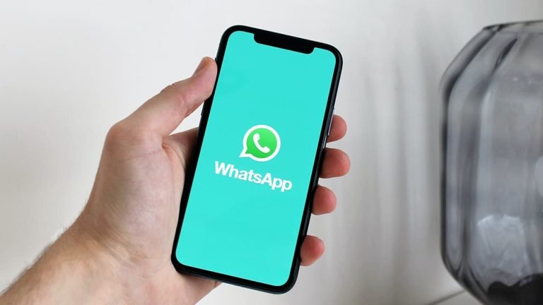 Actualiza WhatsApp en tu teléfono: ¡Sigue estos sencillos pasos!