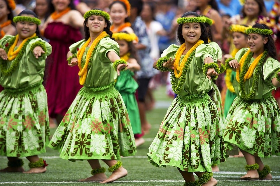 Descubre el nombre de la falda hawaiana