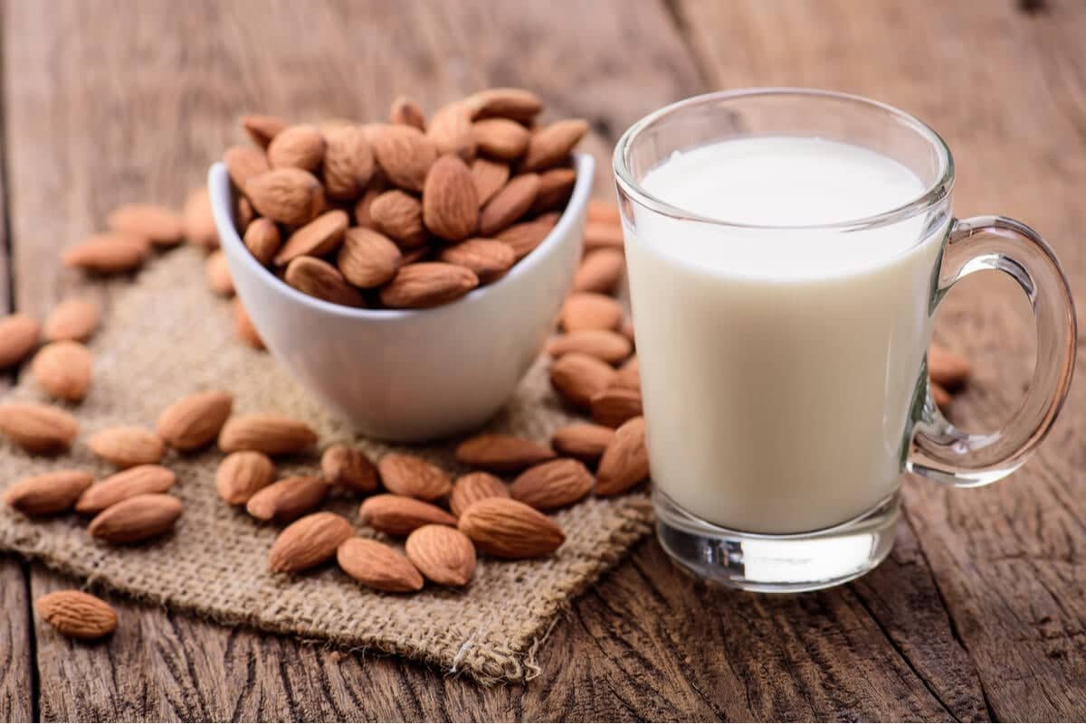 Leche de almendras para bebés: Pros y contras